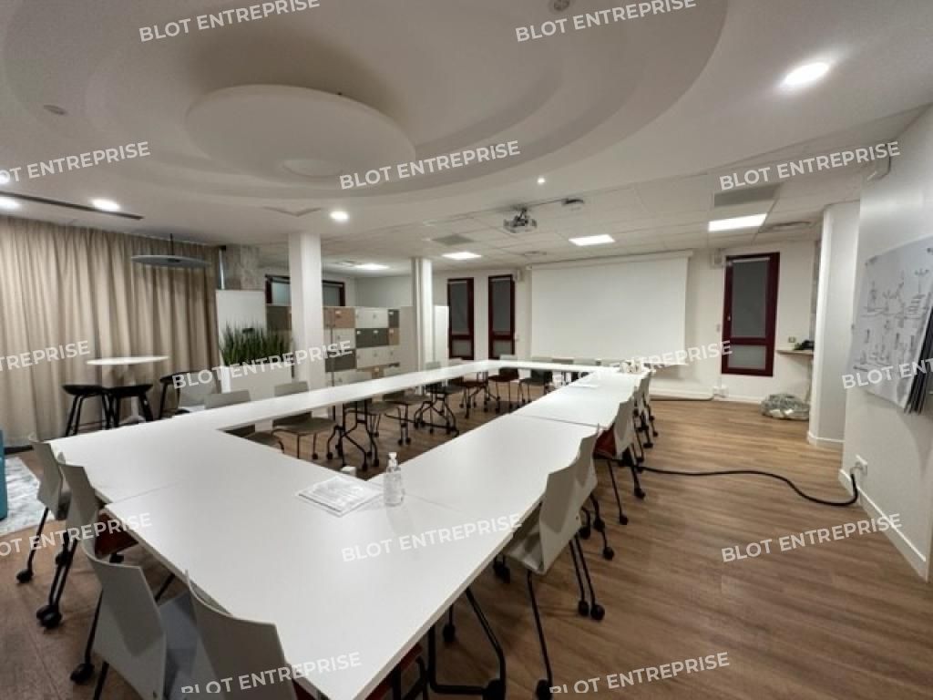 Vente bureaux 1228 m² non divisibles