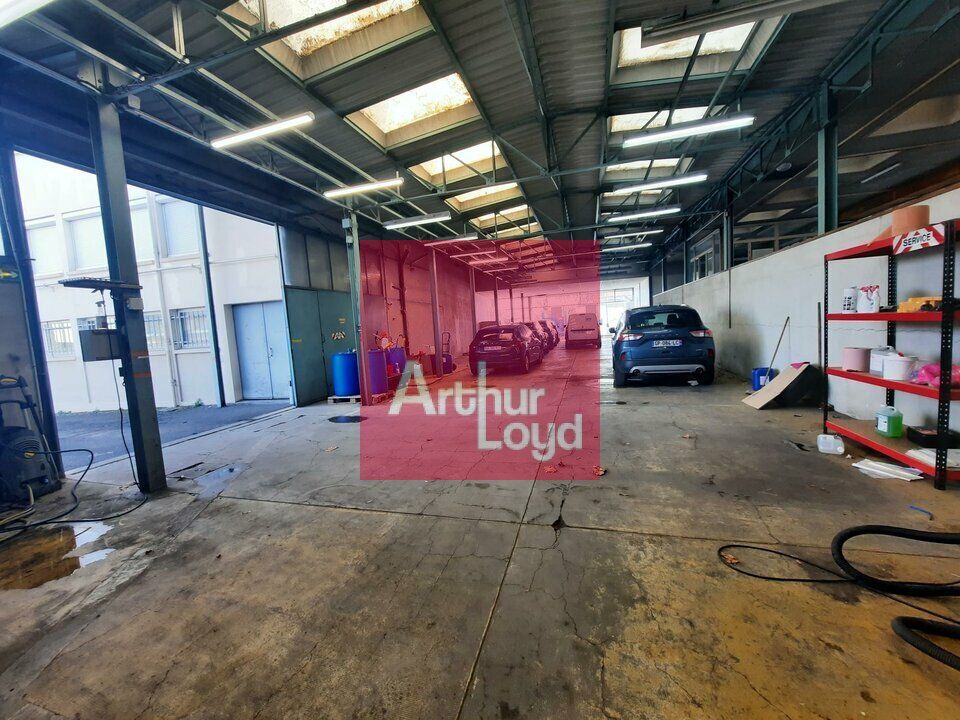 CLERMONT-FERRAND A LOUER LOCAL ACTIVITE 590 M² - AVENUE EDOUARD MICHELIN