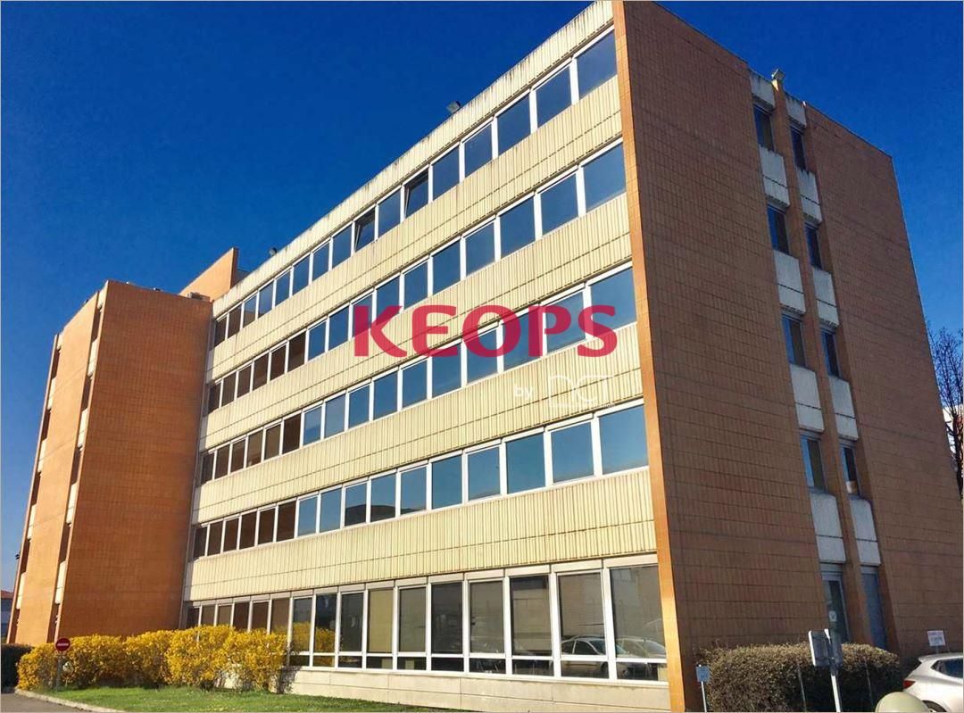 Location Bureaux anciens 657 m² divisibles à partir de 328 m²