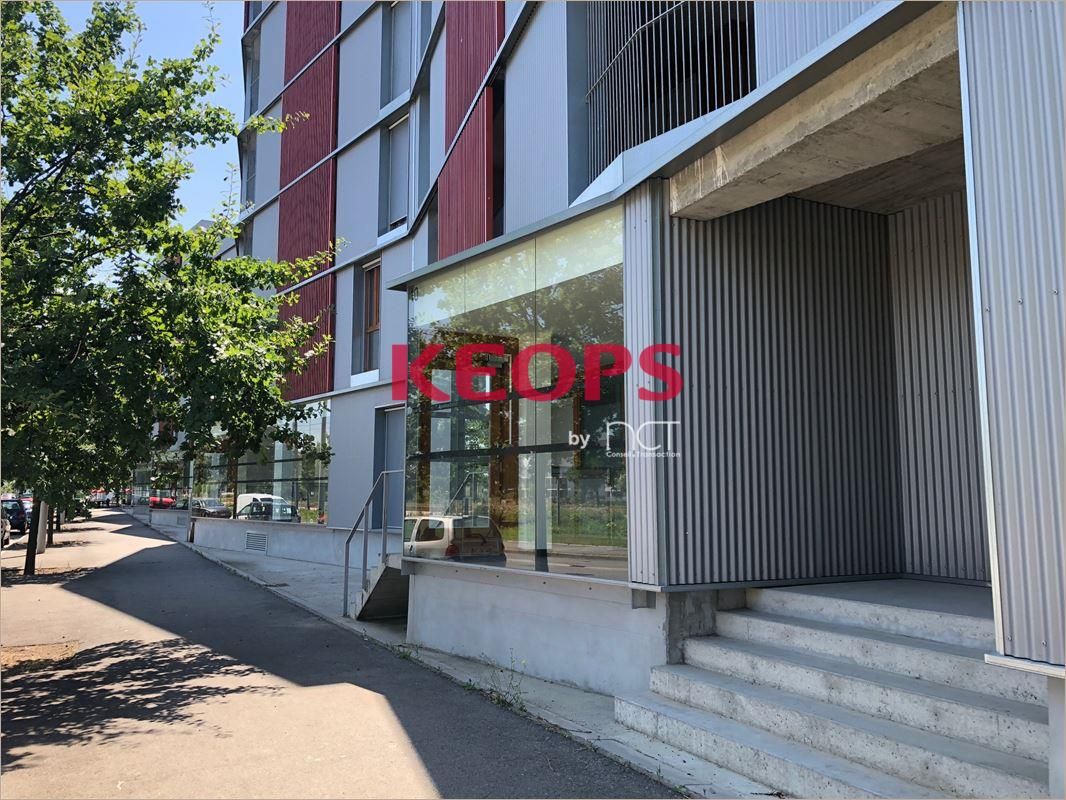 Vente Commerce/boutique 499 m² divisibles à partir de 219 m²