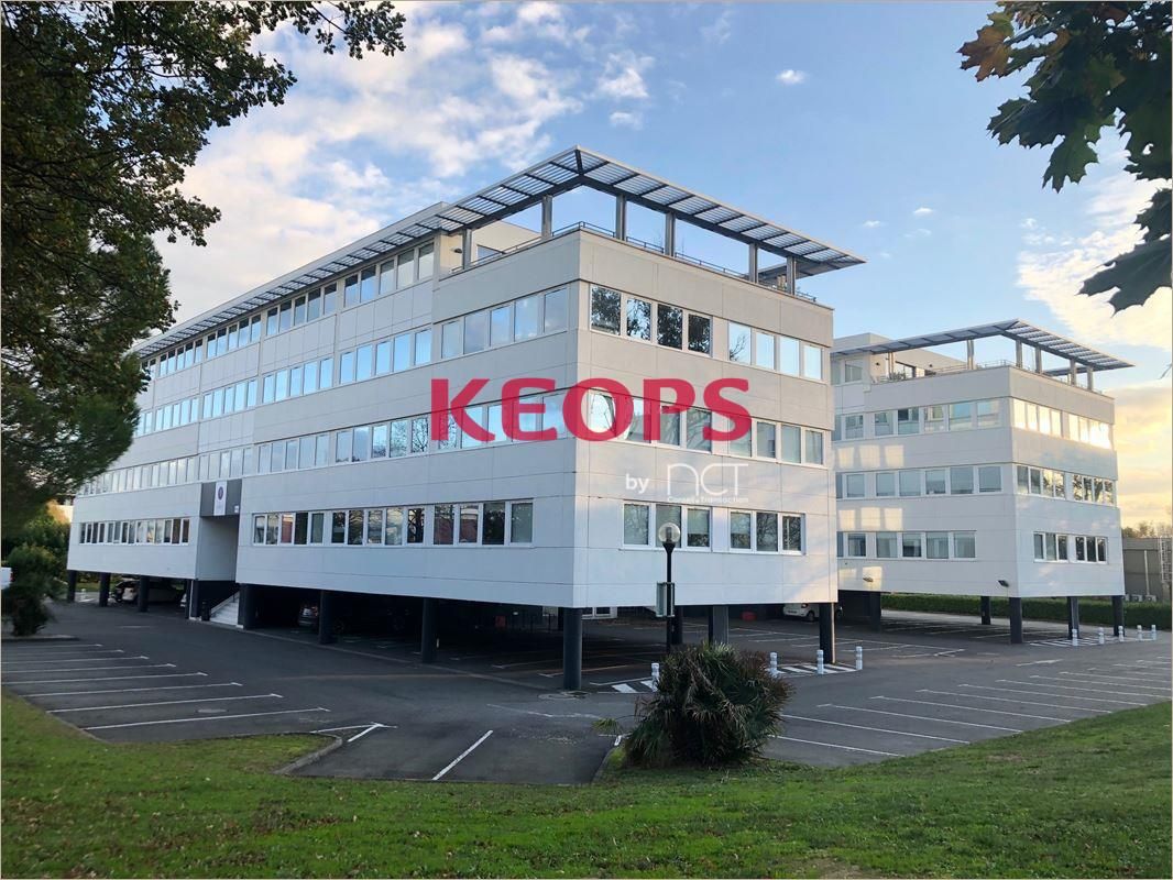 Location Bureaux récents 3575 m² divisibles à partir de 206 m²