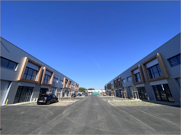 Location Locaux d'activité 888 m² divisibles à partir de 296 m²
