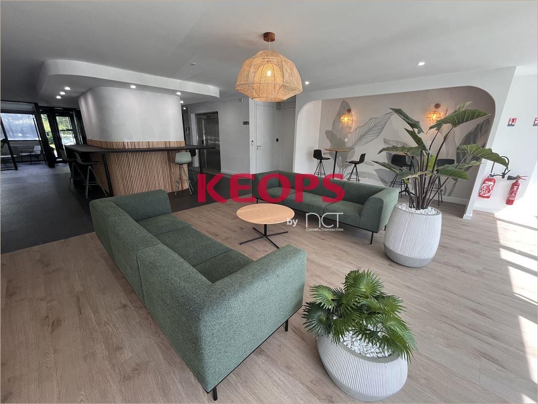 Location Bureaux récents 878 m² divisibles à partir de 358 m²