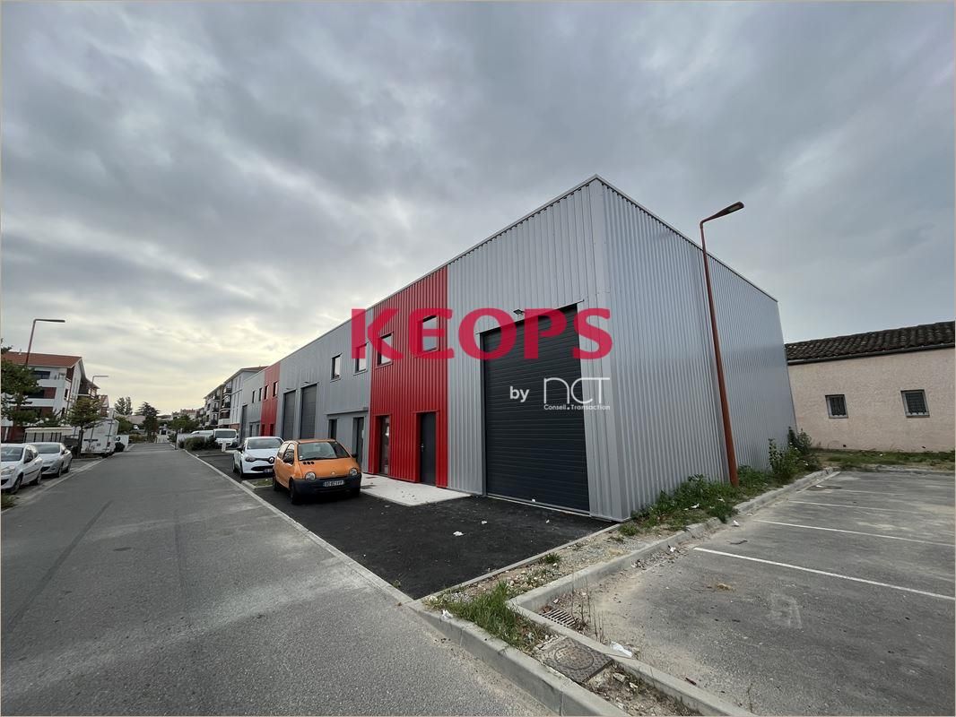 Location Locaux d'activité 180 m² non divisibles