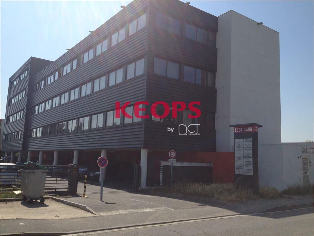 Vente Bureaux récents 219 m² non divisibles