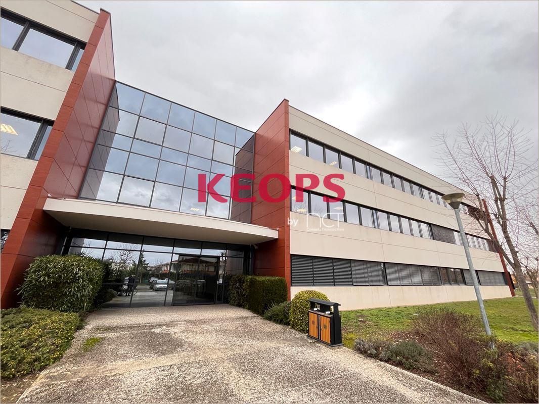 Location Bureaux récents 2092 m² divisibles à partir de 400 m²