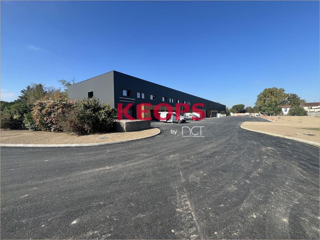 Location Locaux d'activité 3657 m² divisibles à partir de 165 m²