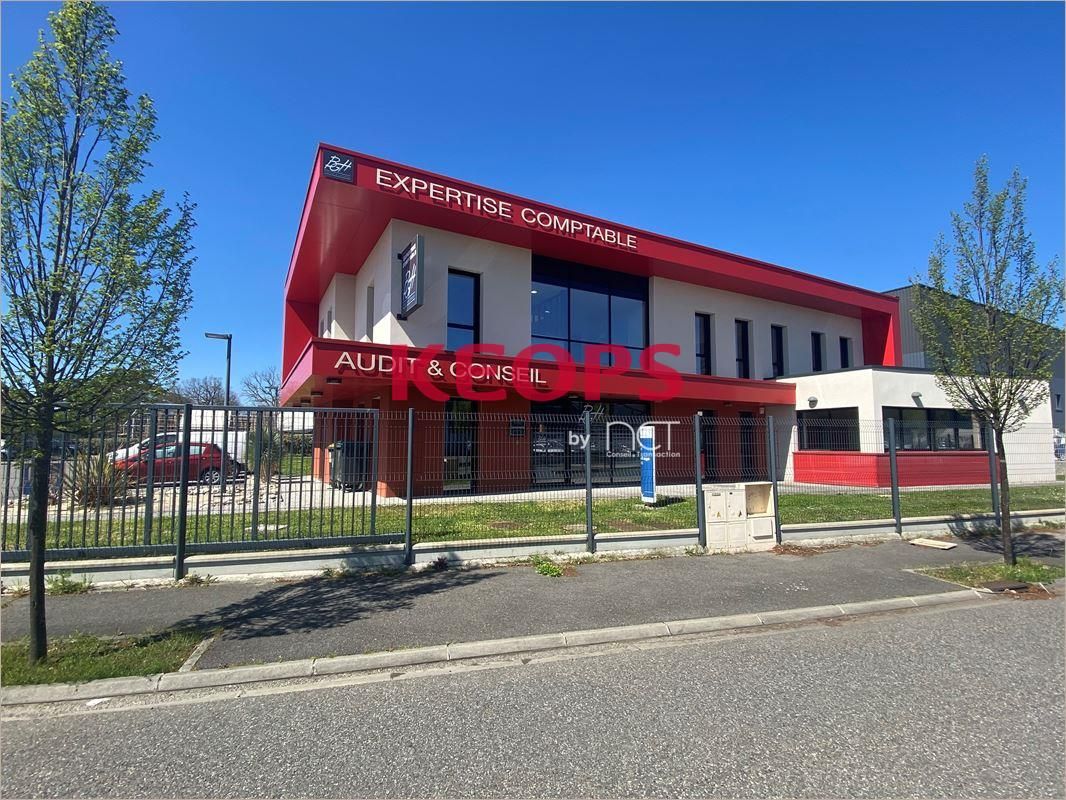 Location Bureaux récents 172 m² non divisibles