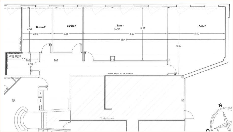 Location Bureaux anciens 143 m² non divisibles
