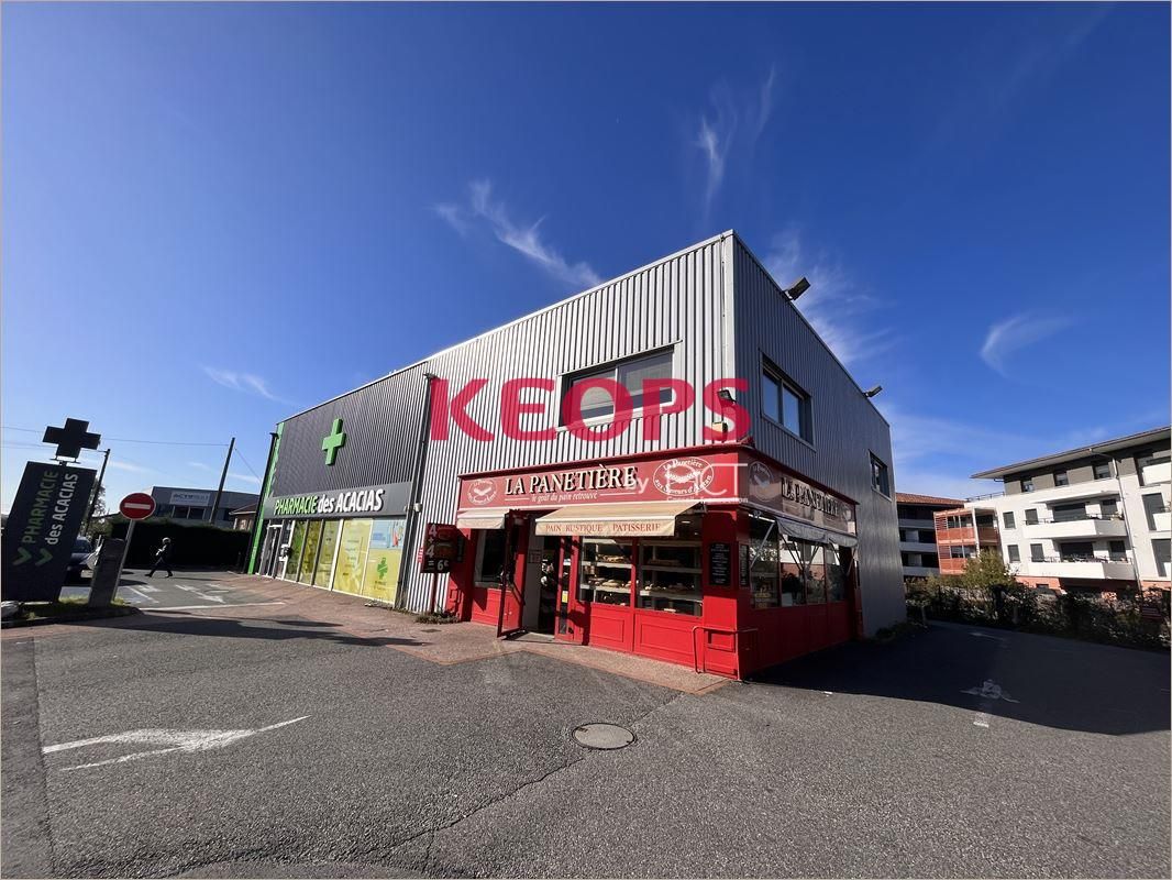 Location Bureaux récents 145 m² non divisibles