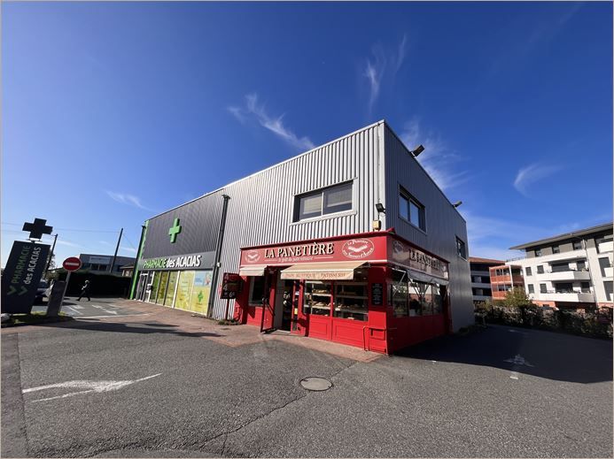 Location Bureaux récents 145 m² non divisibles