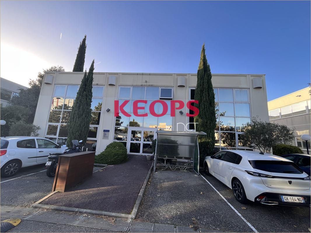 Location Bureaux récents 180 m² non divisibles