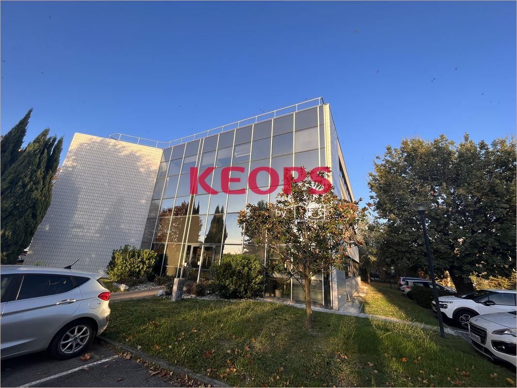 Location Bureaux récents 171 m² non divisibles