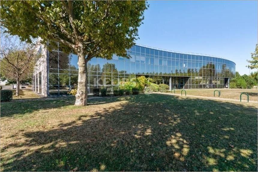 Location Bureaux récents 349 m² divisibles à partir de 114 m²