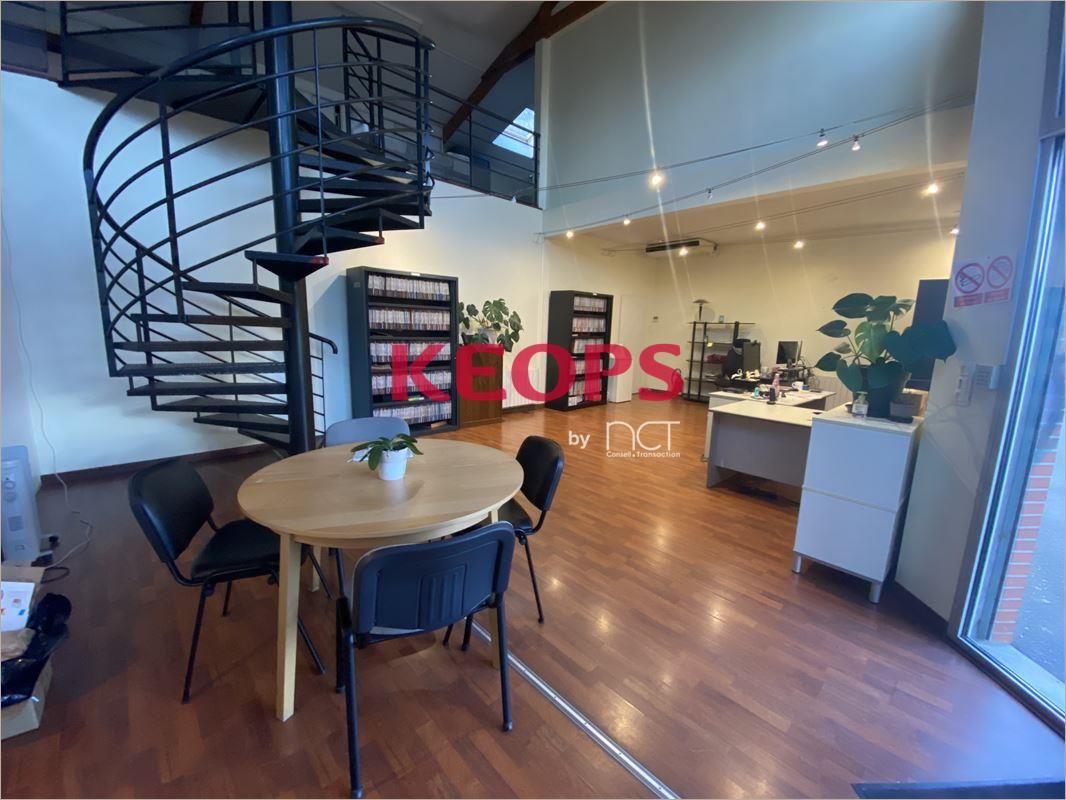 Location Commerce/boutique 225 m² non divisibles