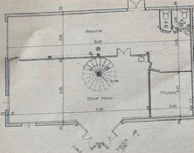 Location Commerce/boutique 225 m² non divisibles