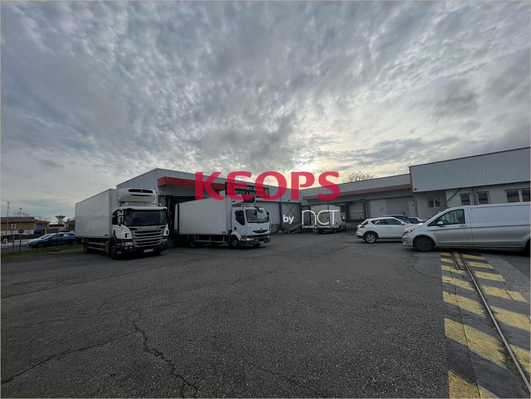 Vente Locaux d'activité 1200 m² non divisibles
