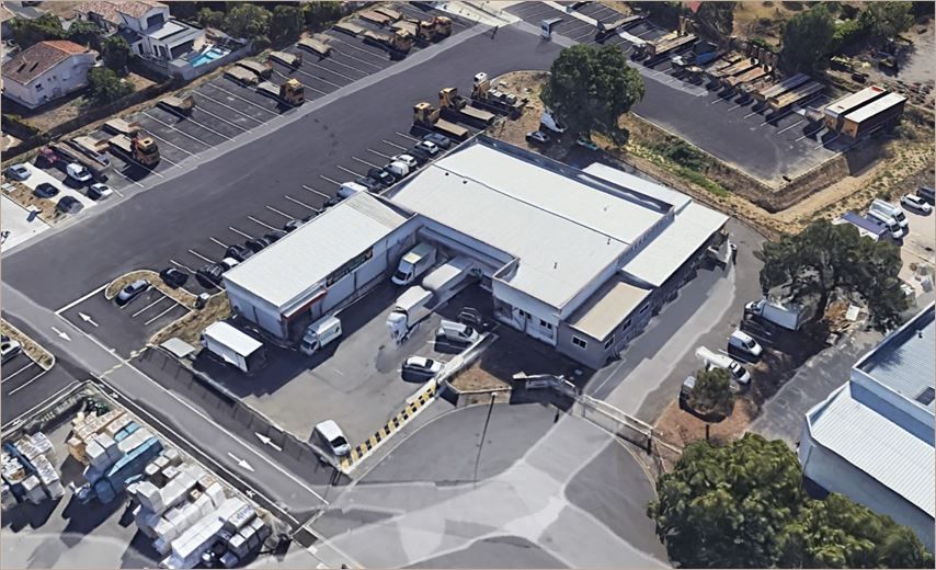 Vente Locaux d'activité 1200 m² non divisibles