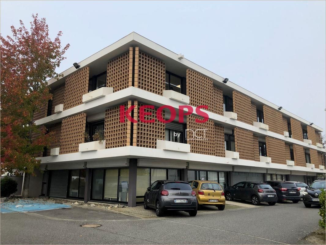 Location Bureaux récents 580 m² divisibles à partir de 198 m²