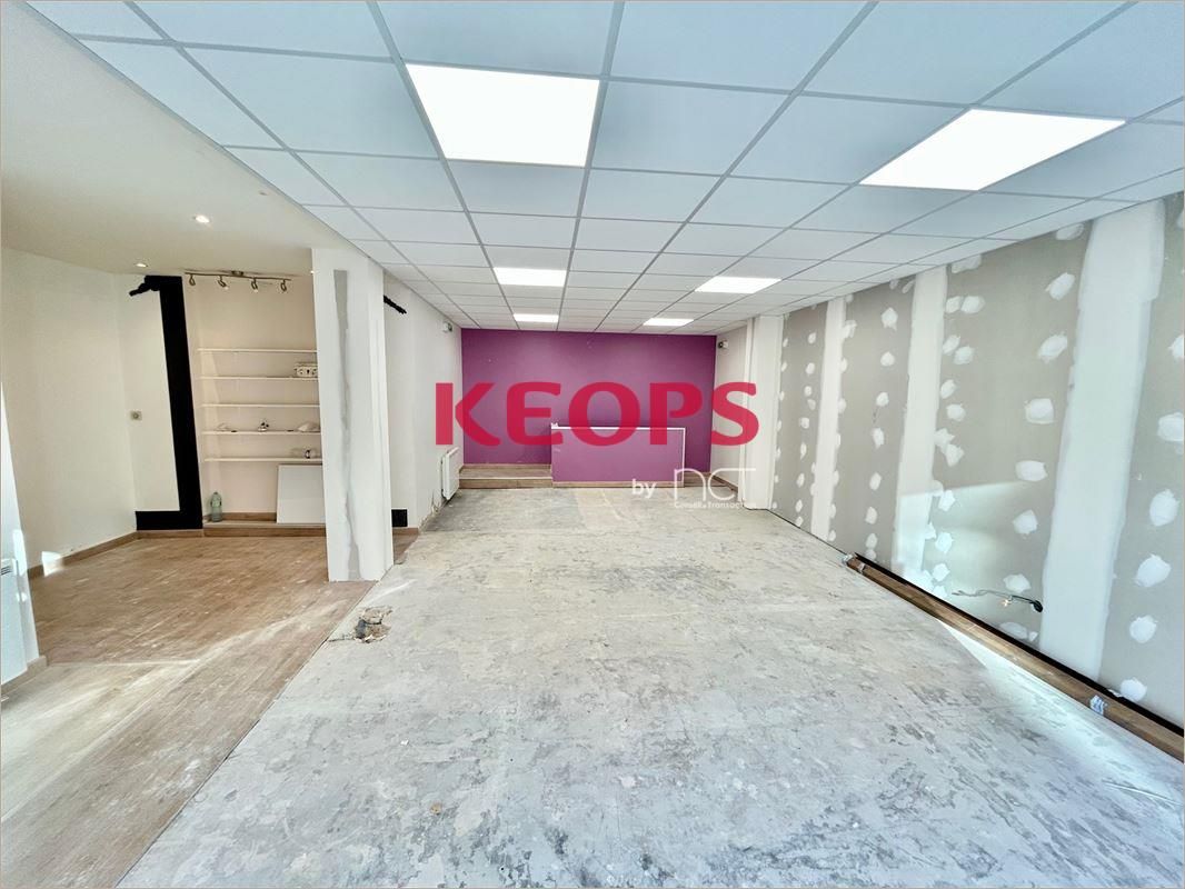 Location Commerce/boutique 80 m² non divisibles