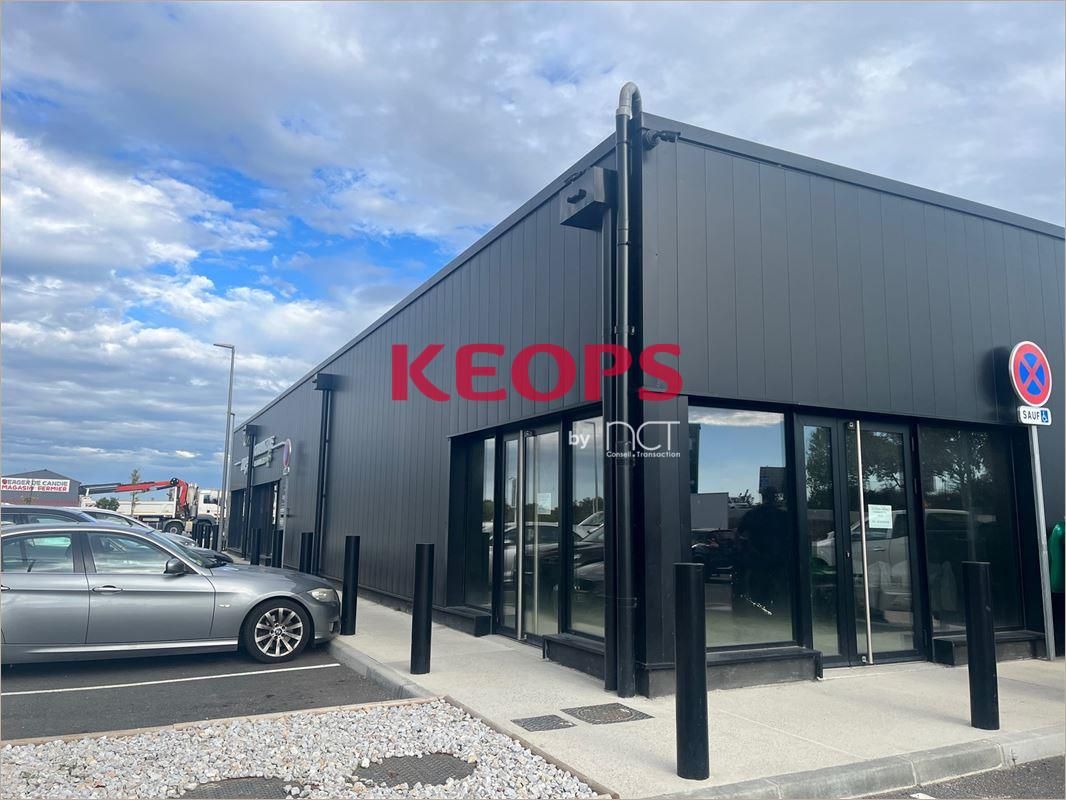 Location Commerce/boutique 145 m² non divisibles