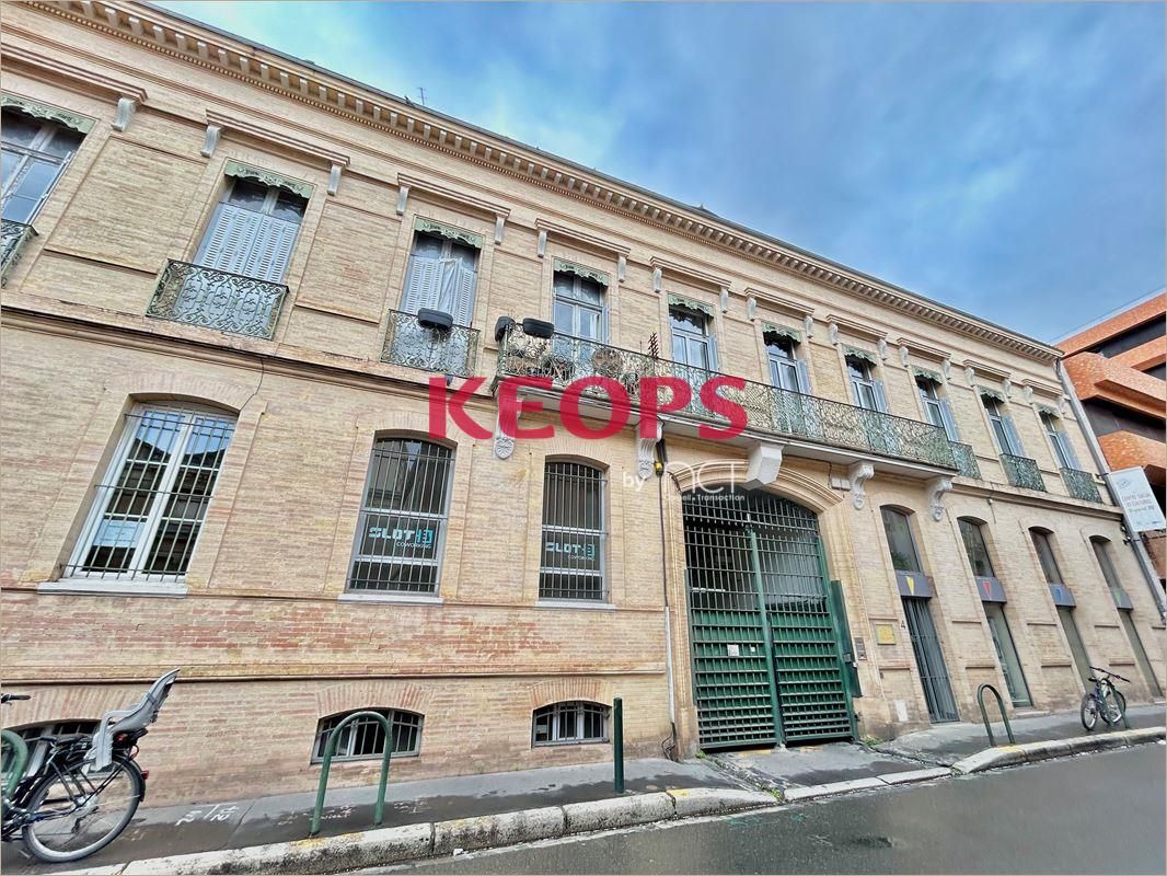Location Bureaux anciens 137 m² non divisibles