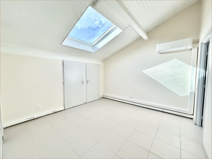 Location Bureaux récents 48 m² non divisibles