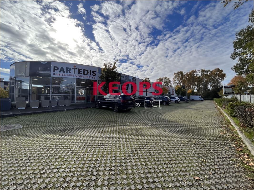 Location Commerce/boutique 513 m² non divisibles