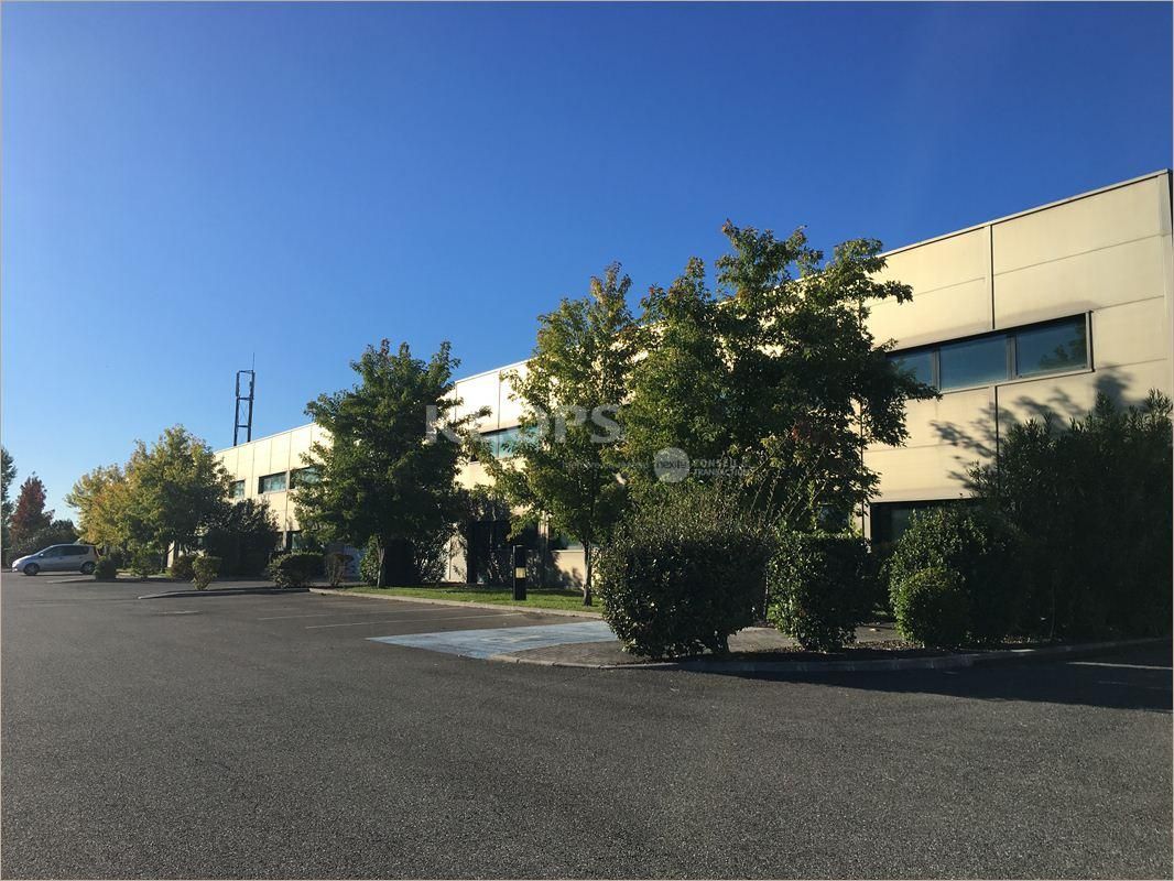 Location Locaux d'activité 700 m² non divisibles