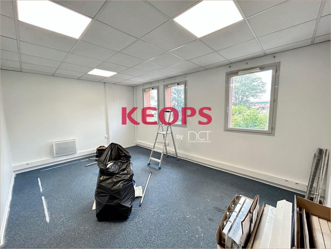 Location Bureaux récents 48 m² non divisibles