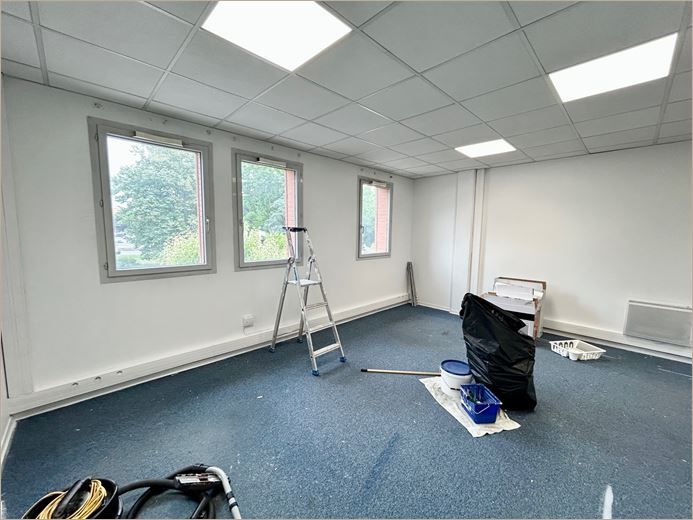 Location Bureaux récents 48 m² non divisibles