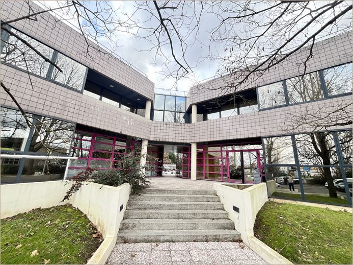 Vente Bureaux récents 110 m² non divisibles