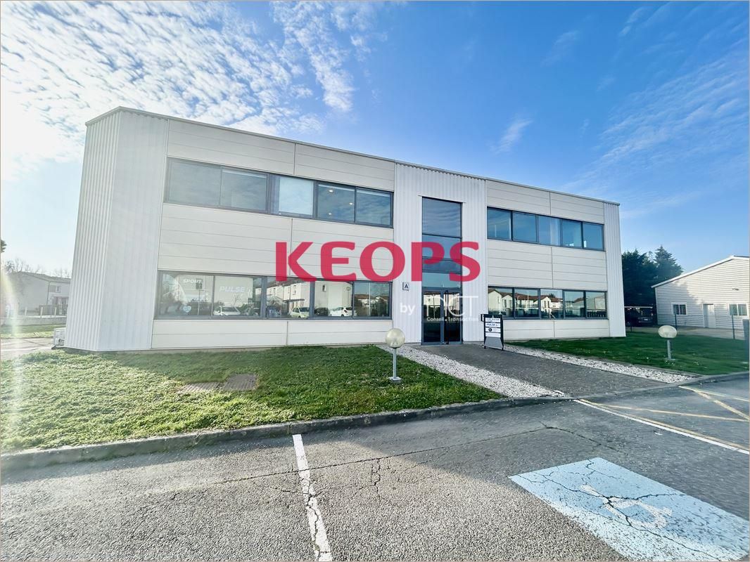 Location Bureaux récents 85 m² non divisibles