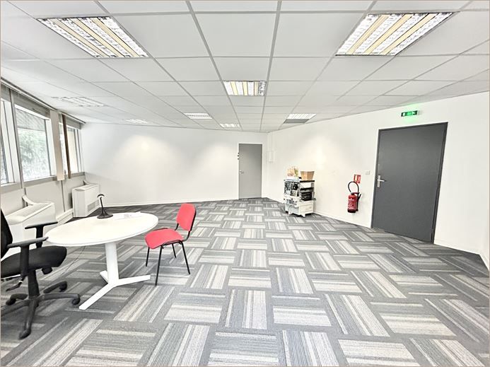 Location Bureaux récents 41 m² non divisibles