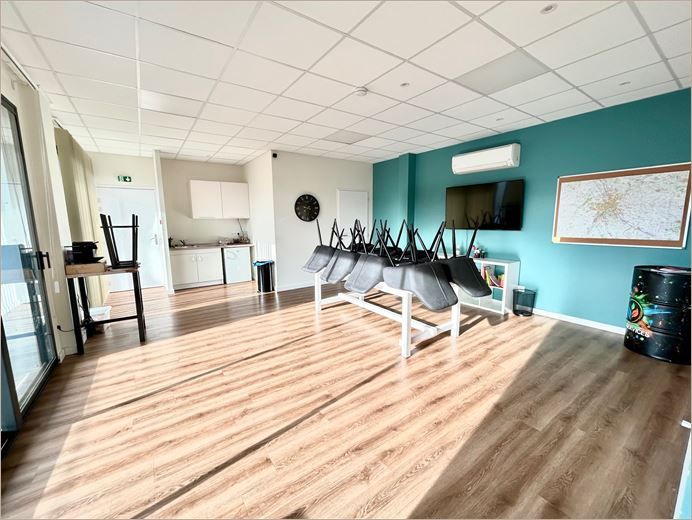 Location Bureaux récents 68 m² non divisibles