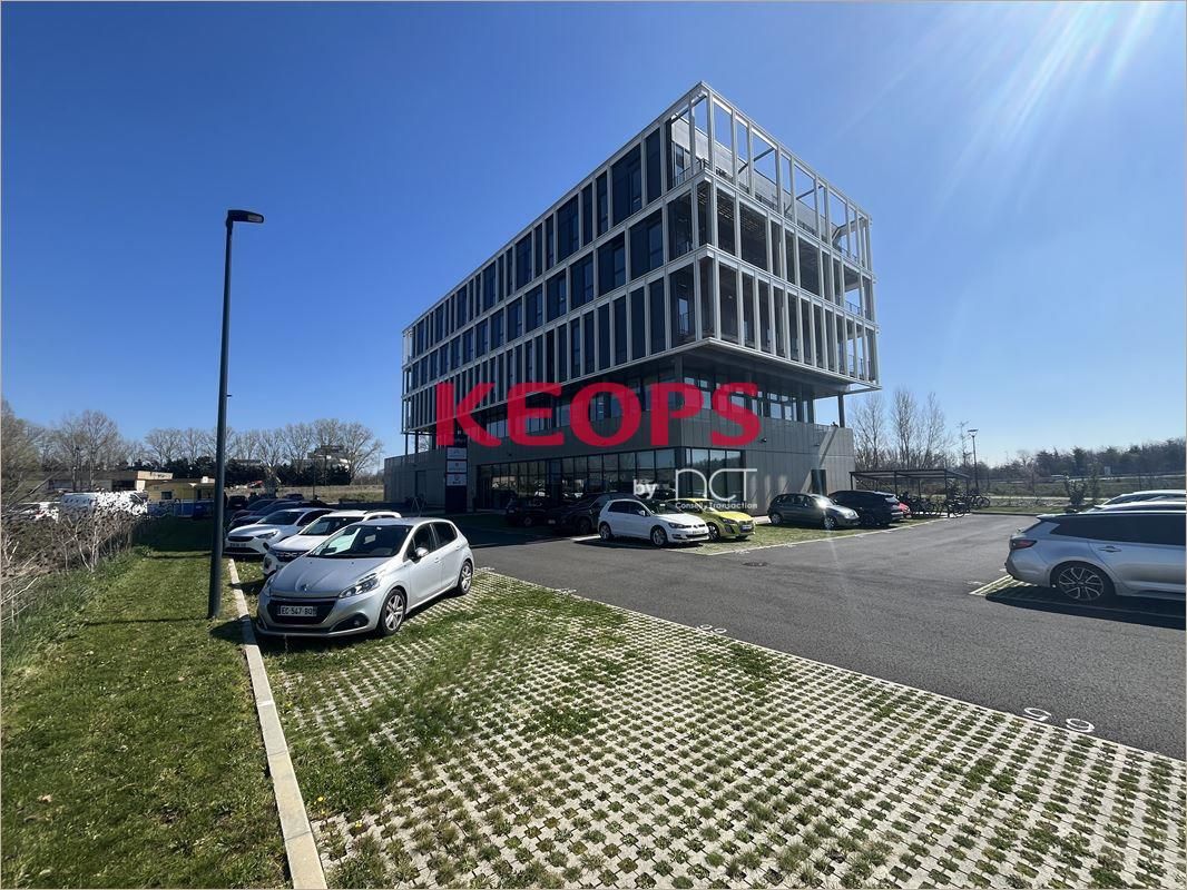 Location Locaux d'activité 151 m² non divisibles
