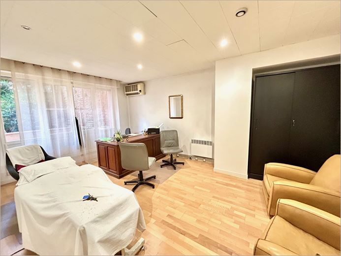 Location Bureaux récents 80 m² non divisibles