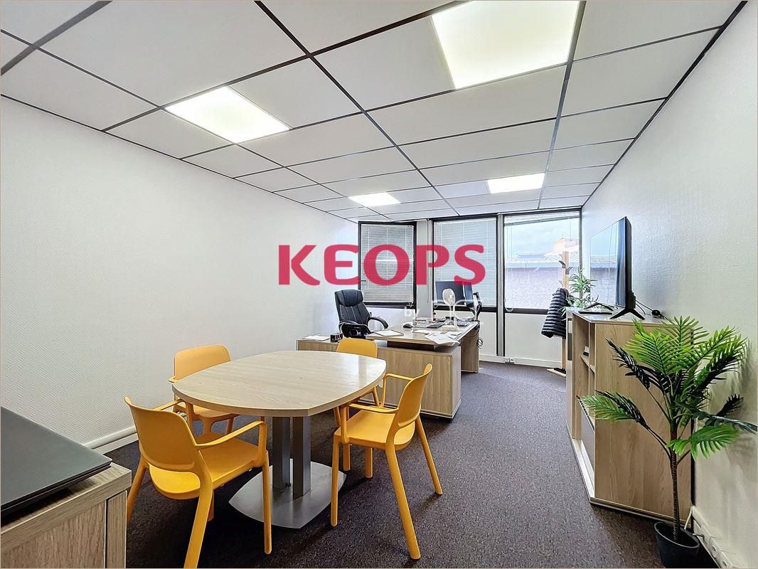 Location Bureaux restructurés 720 m² non divisibles