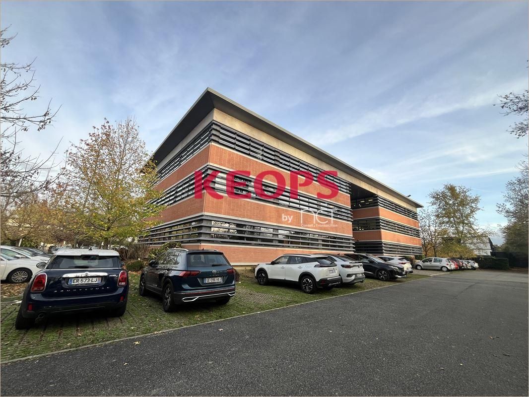 Location Bureaux récents 250 m² non divisibles