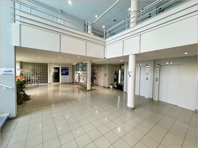 Vente Bureaux récents 65 m² non divisibles