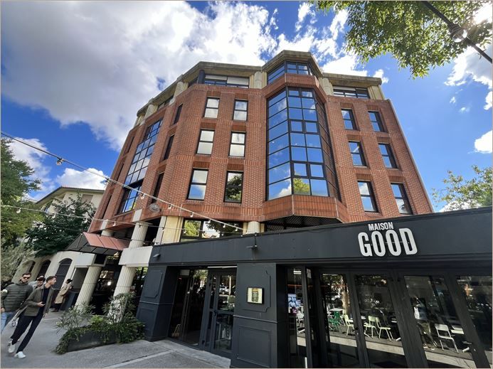 Location Bureaux récents 152 m² non divisibles