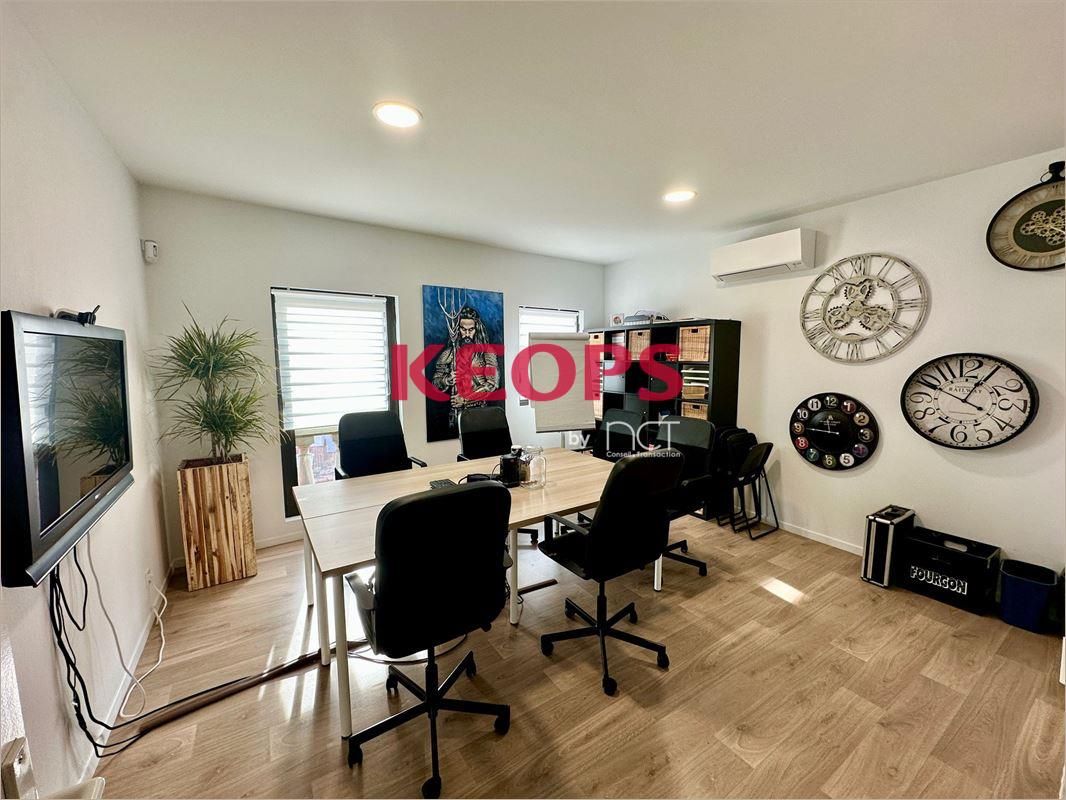 Location Bureaux récents 85 m² non divisibles