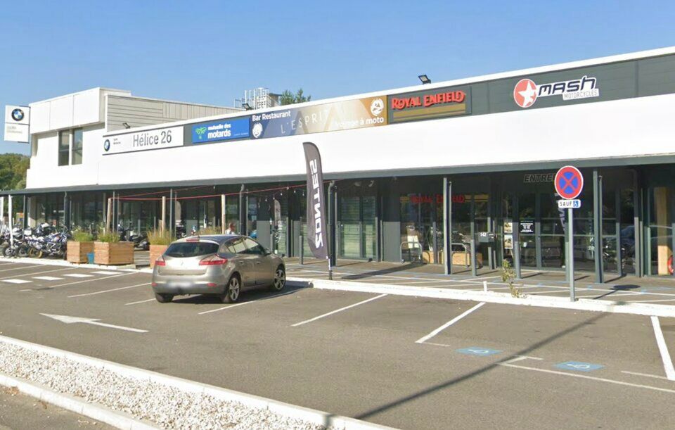 Vente local commercial 670 m² non divisibles