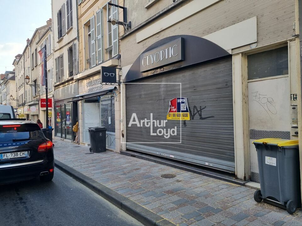Location local commercial 131 m² non divisibles