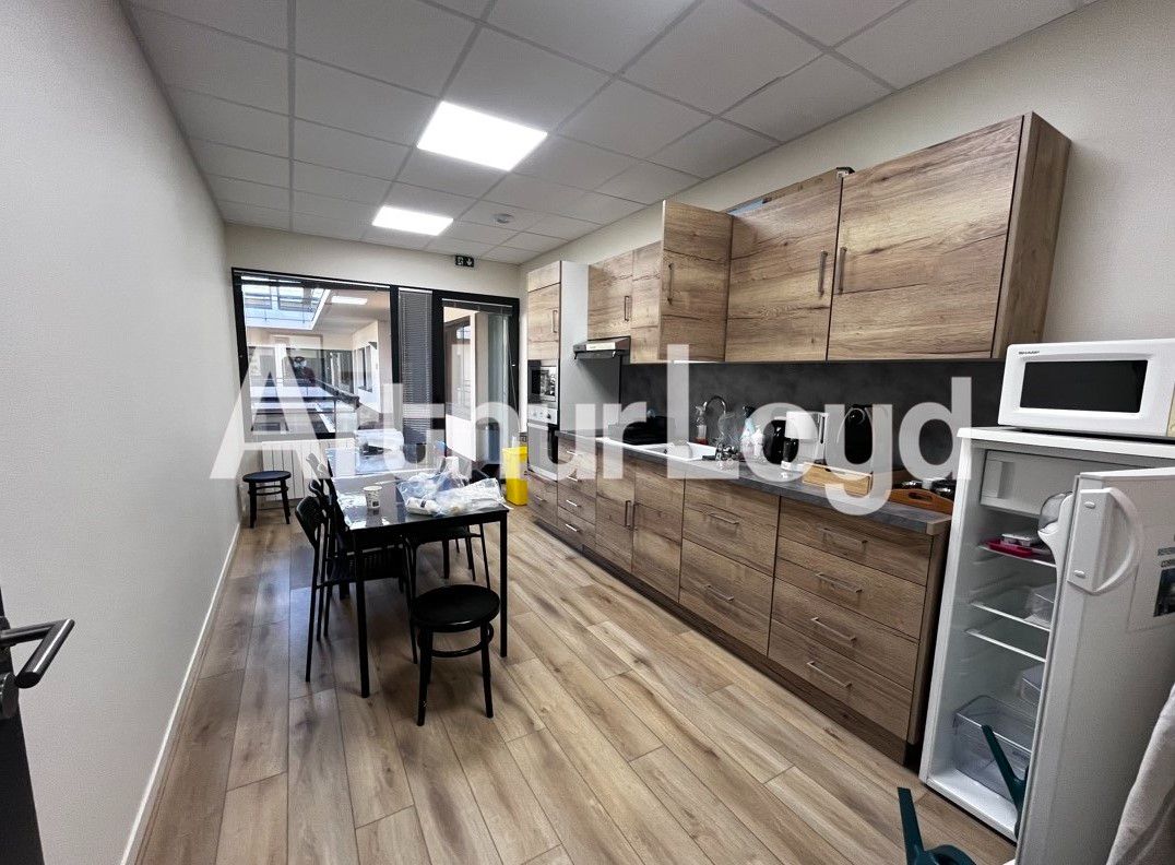Location bureaux 95.30 m² à CAEN