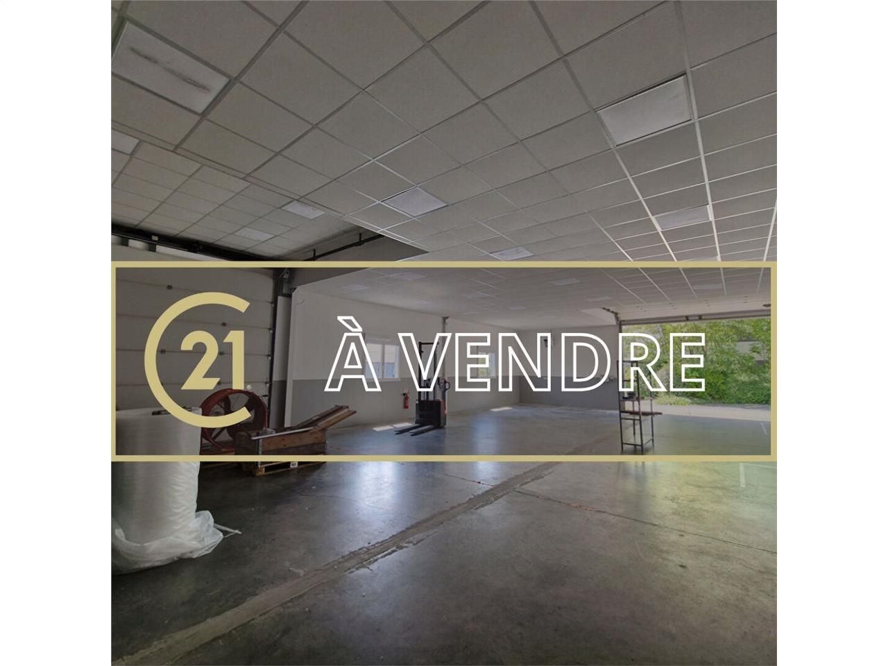 Vente local 700.00 m² à CAEN