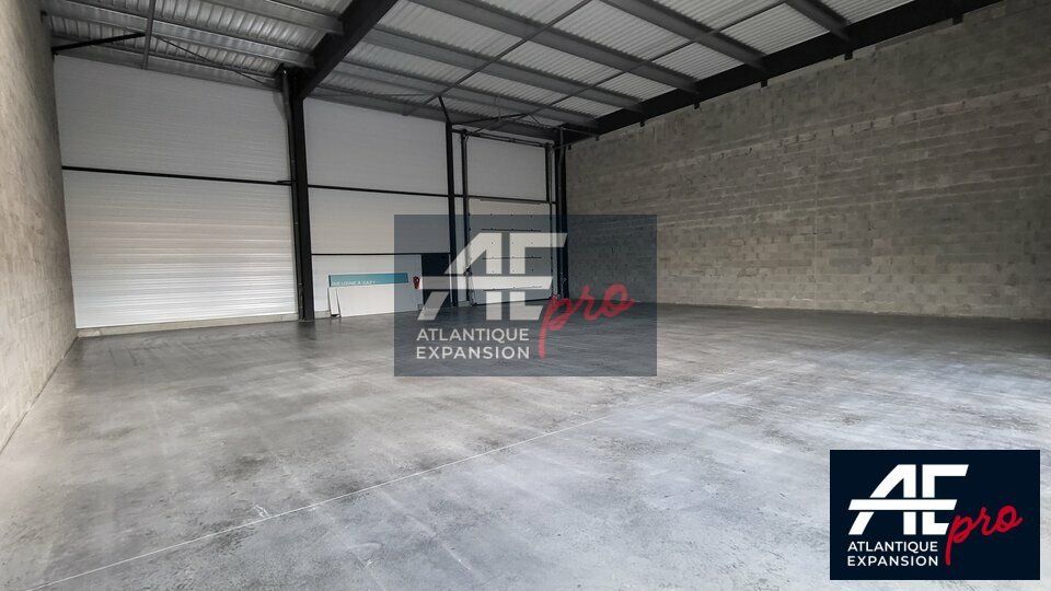 Vente local d''activites 368.9 m² non divisibles