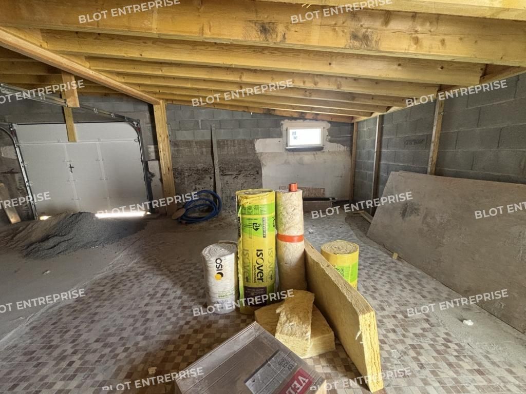 Location entrepôts 94 m² non divisibles