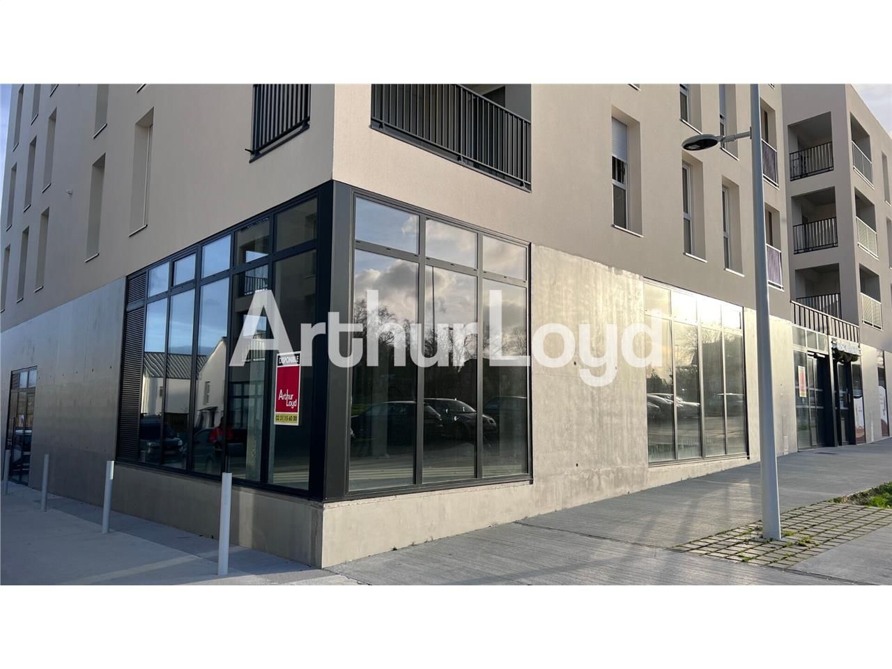 Vente local commercial 197.00 m² à BENOUVILLE