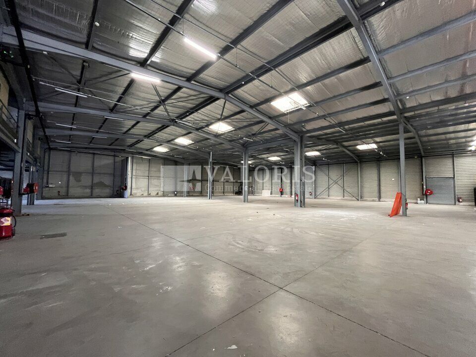 Location entrepot 2400 m² non divisibles